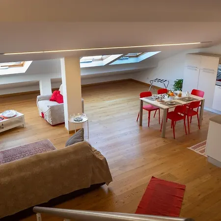 Mansarda Fogazzaro Διαμέρισμα *