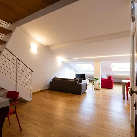 Διαμέρισμα Mansarda Fogazzaro